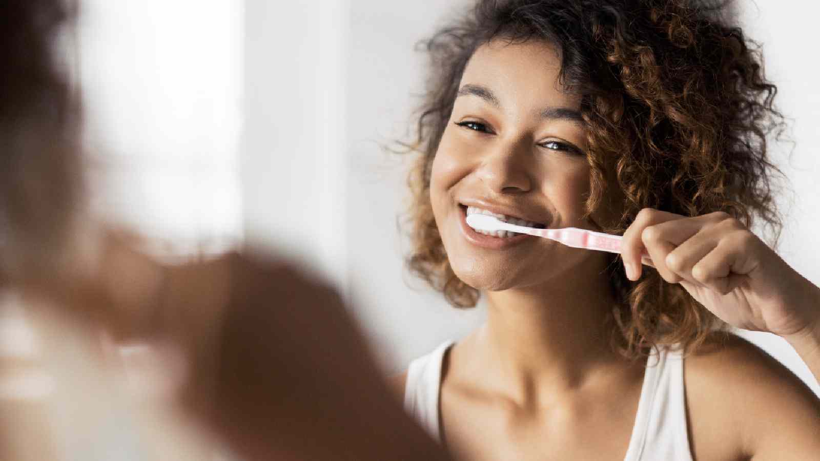 5 tips to maintain oral hygiene for sparkling teeth