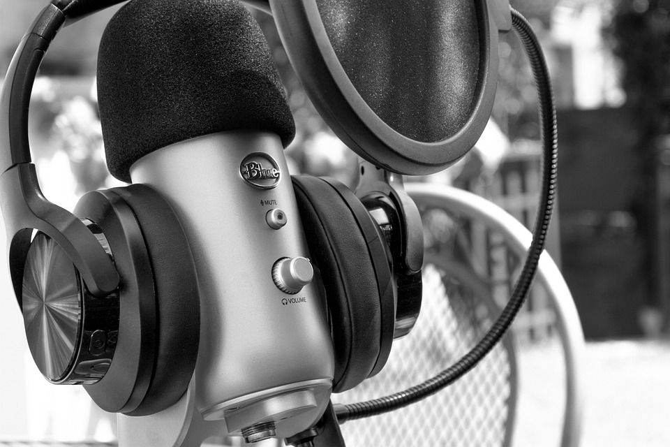 Learn How to Start a Great Podcast – 2023 Beginners Guide